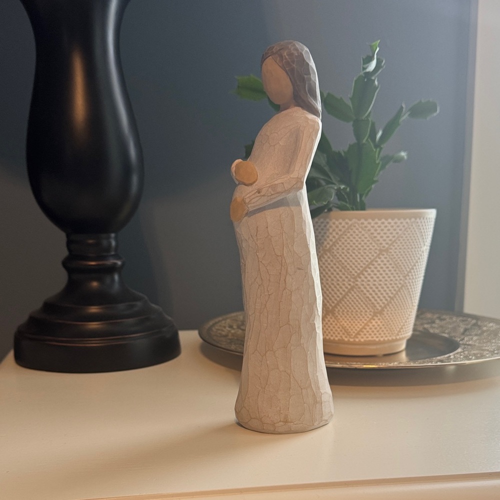 Willow Tree "Cherish" Figurine - Cream & Beige